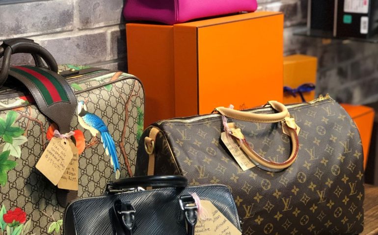 How to Pawn Luxury Handbags